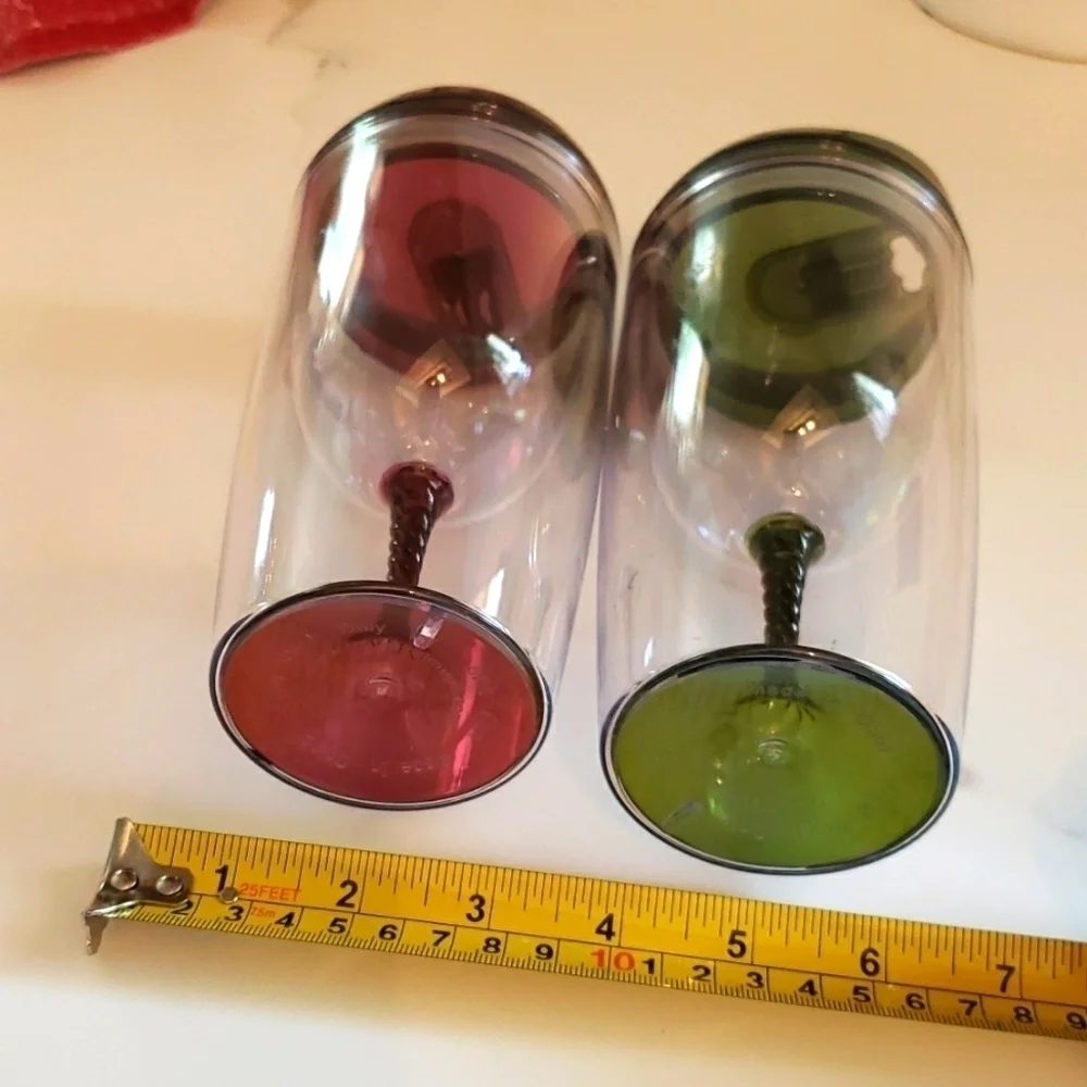 NWOT Wine Tumbler Set Insulated Double Wall Acrylic Spill-Resistant Lid